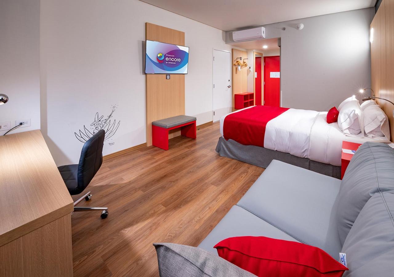 Ramada Encore By Wyndham Guadalajara Aeropuerto Las Pintas Eksteriør bilde