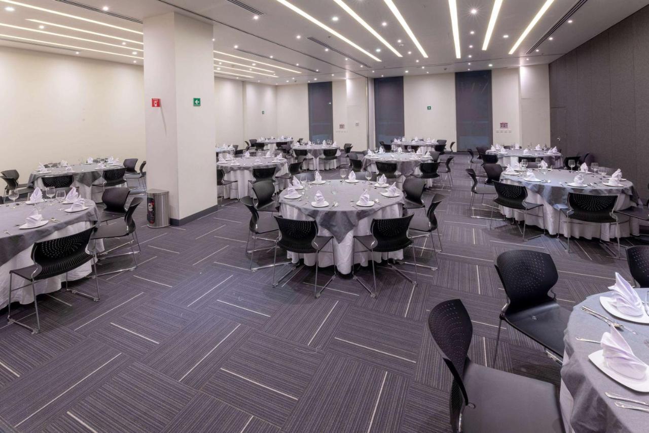 Ramada Encore By Wyndham Guadalajara Aeropuerto Las Pintas Eksteriør bilde